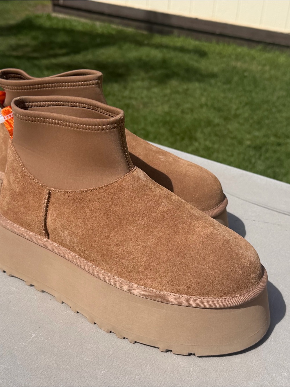 UGG Classic Mini Dipper Chestnut Sand Platform Boots - Women’s 10 - NIB/NWOB